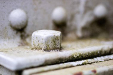 Çelik konstrüksiyon, perçin için eski bir yöntemi tarafından bağlı kafes