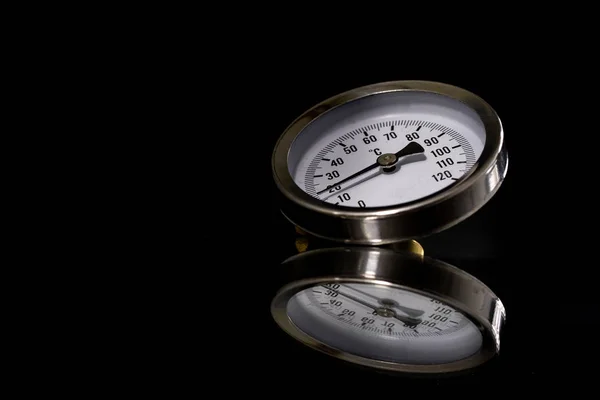 反映の温度を測るための時計温度計 — ストック写真