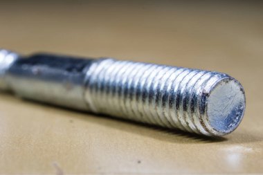 Civata ve vida metal bir atölye tablo için. Sanayi erişimci