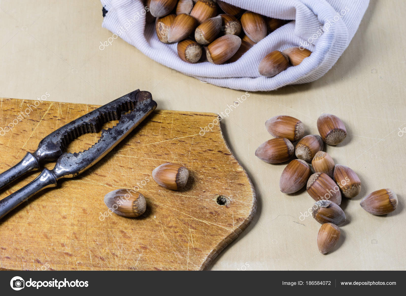 SCARICA NOCCIOLE IMMAGINI DA