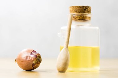 Soğan grip üzerinde özgüllüğü. Bir şişe suyu şifa 