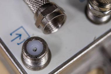 Bir ahşap Atölyesi tabloda F tipi fiş. Telekomünikasyon gerekçesini