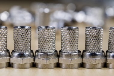 Bir ahşap Atölyesi tabloda F tipi fiş. Telekomünikasyon gerekçesini