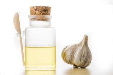 Mutfak Squi ile sıkılmış bir sağlıklı ve tıbbi sarımsak şurubu