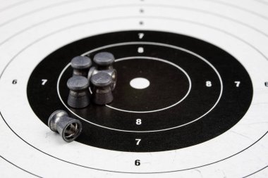 Atış talimine Pnömatik silahlar. Aksesuarları çekim