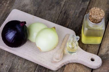 Soğan ve soğuk algınlığı için şifalı suyu. Doğal ve alternatif beni