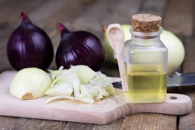 Soğan ve soğuk algınlığı için şifalı suyu. Doğal ve alternatif beni