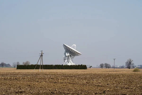 Antena di observatorium astronomi. Ruang observasi devic — Stok Foto