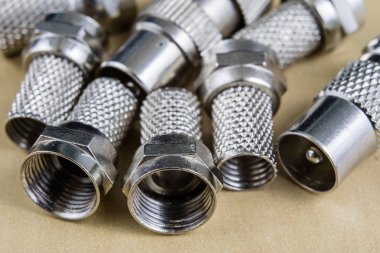 Genişleme içinde F-tipi konektör. İçin kullanılan aksesuarlar içinde