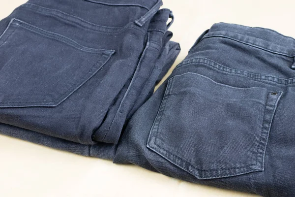 Dżinsowe szorty w powiększeniu. Suwak spodni, szlufki na pasek oraz — Zdjęcie stockowe