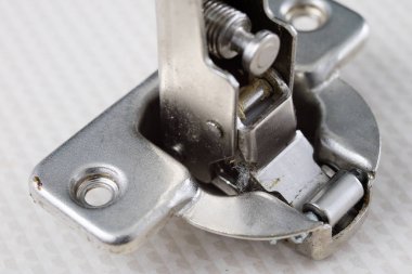 Menteşeler doğrama atölyesinde Meclisi. Sanayi aksesuarlar 