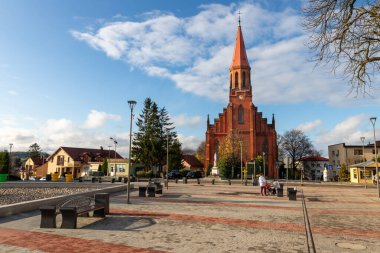 Küçük bir kasabadaki Katolik Kilisesi.