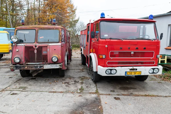 Polônia carros antigos usados nos bombeiros — Fotografia de Stock