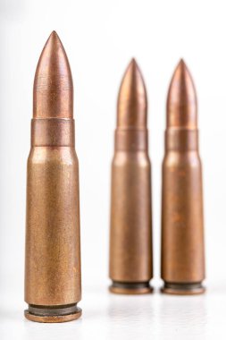 Makineli tüfek fişekleri. 