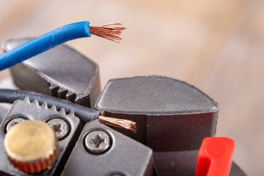 Elektrikli tel sökücü.. 