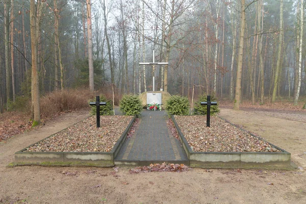 Grodek, kujawsko pomorskie / Polonia - 19 dicembre 2019: Luogo della Memoria Nazionale della Seconda Guerra Mondiale — Foto Stock