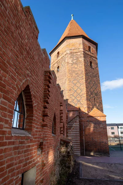 Lebork, pomorskie / Polen - 07 februari 2020: Oude toren in th — Stockfoto