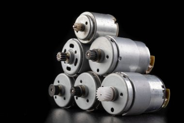 Küçük ev aletleri için elektrikli motorlar. İlahi
