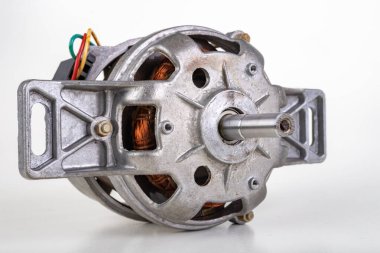 Evdeki aletin elektrikli motoru var. Çamaşır makinesini sürmek için elektrikli bir cihaz. Hafif arkaplan.