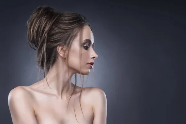 Young woman studio beauty portrait — Stock Photo, Image