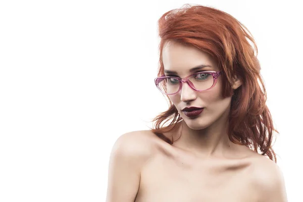 Brýle brýle žena portrét izolované na bílém — Stock fotografie