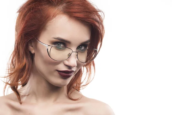Óculos óculos mulher retrato isolado no branco — Fotografia de Stock