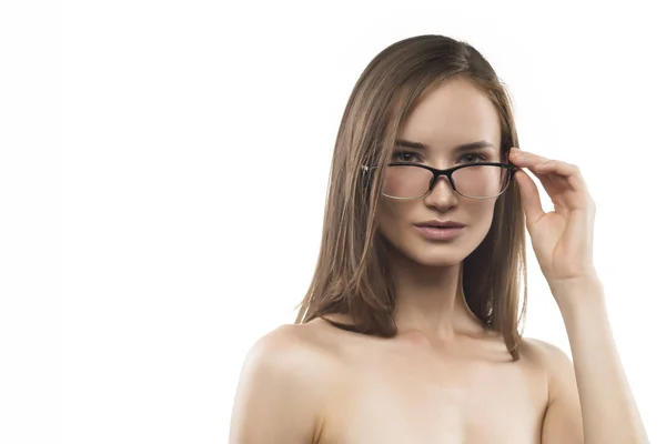 Atractiva mujer sexy con gafas de moda en blanco —  Fotos de Stock