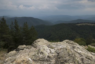 Fırtınalı dağ görüntü