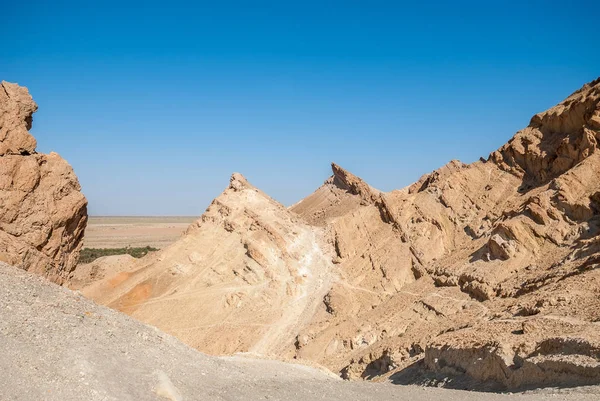 Berg van de diepe kloof in de woestijn. Foto zonder gevolgen — Stockfoto