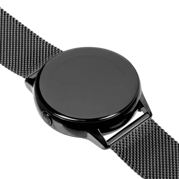 无线智能手表在一个圆形的光滑黑色外壳金属带与空白屏幕上的标志白色背景 诊断性意见 — 图库照片