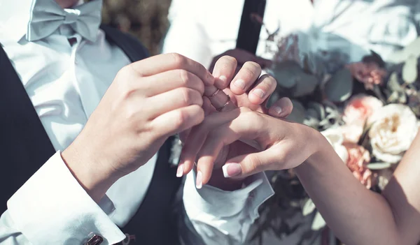 Anillos para boda —  Fotos de Stock