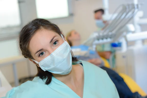 Enfermera dental con máscara — Foto de Stock