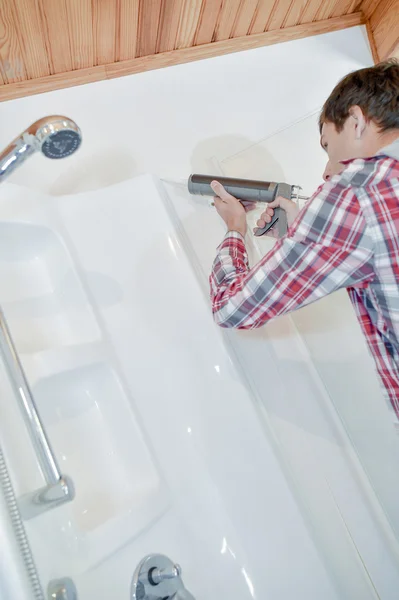 Calcular una ducha y un baño — Foto de Stock