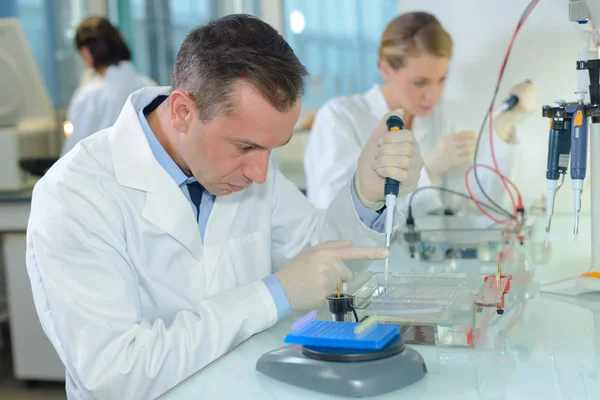 Inuti ett medicinskt laboratorium — Stockfoto