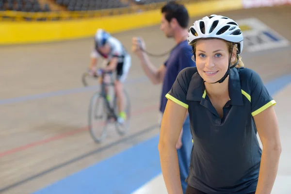 Förbereder sig för tävlingen Cykling — Stockfoto