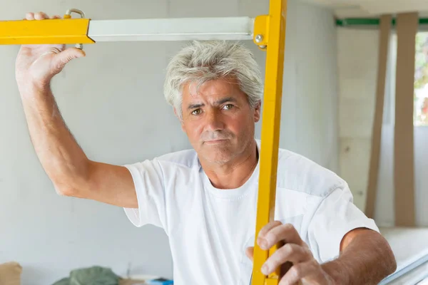 Builder on site and man — Stock Photo, Image