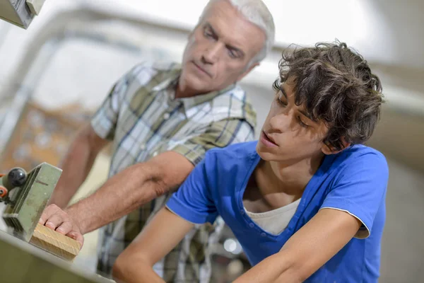 Observar o seu mentor e homens — Fotografia de Stock