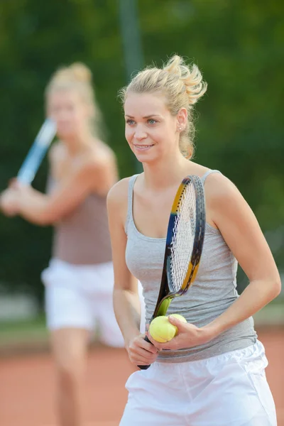 Bir tenis dersi olan — Stok fotoğraf