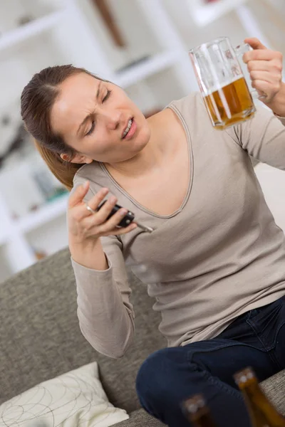 Frauen betrunken und Frau — Stockfoto