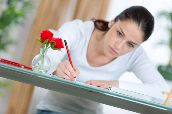 Diseñadores de moda trabajando en estudio — Foto de Stock