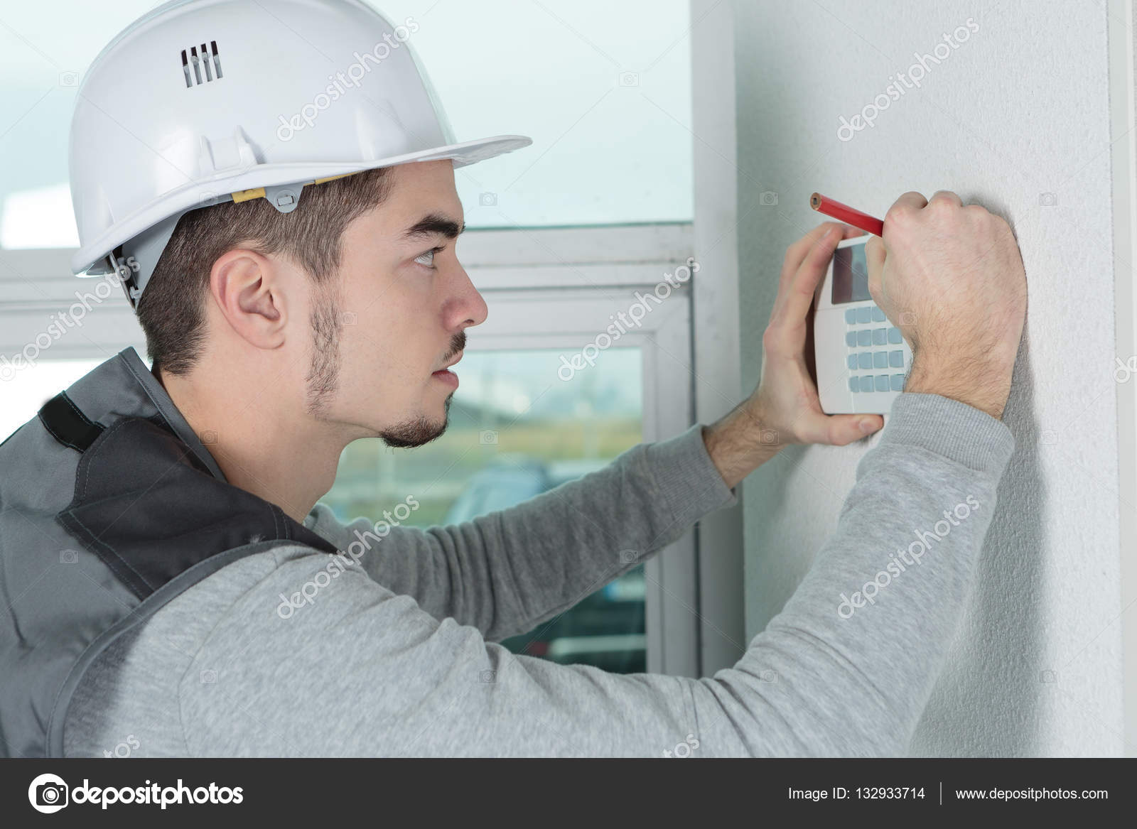 задачи по защите информации. монтаж систем видеонаблюдения. Security camera installation. система охранно-пожарной сигнализации. работа защитных систем.