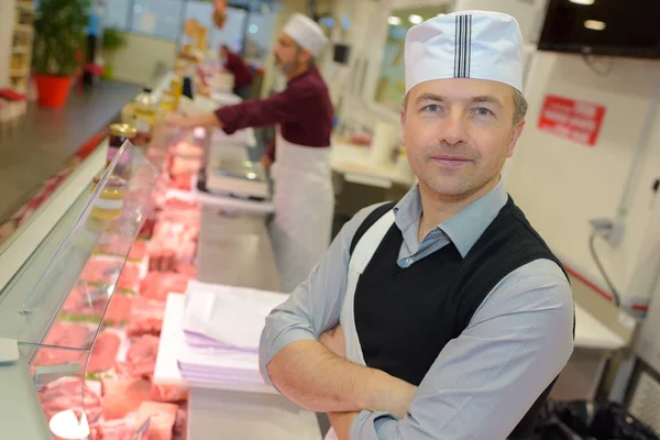 Supermarkt slager afdeling en werk — Stockfoto