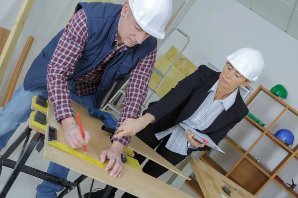 Construcción de negocio trabajo en equipo y concepto de personas —  Fotos de Stock