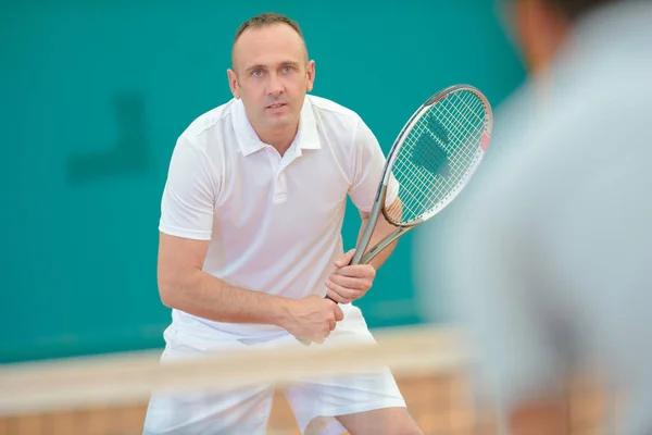 Práctica de tenis e intensa — Foto de Stock