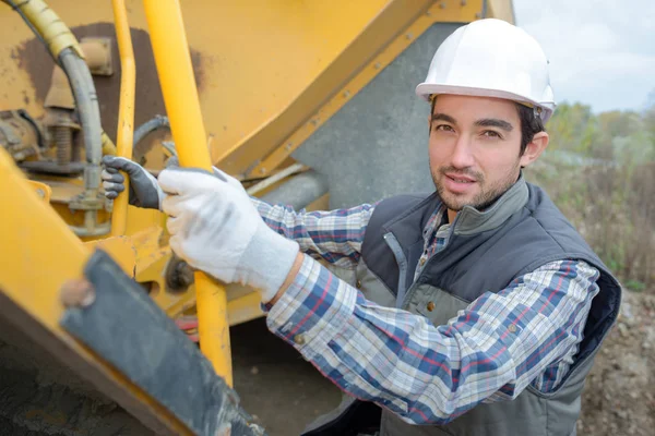 Aushub des Geländes und Arbeiten — Stockfoto