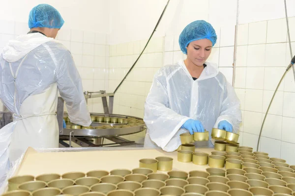 Preparation of the cans — Stock Photo, Image