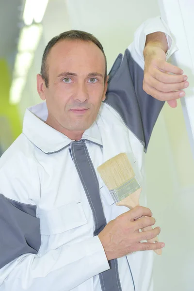 Portrait of male painter decorator — Stock Photo, Image