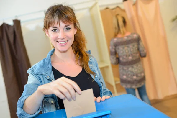 Vrouw stemming en stemming — Stockfoto