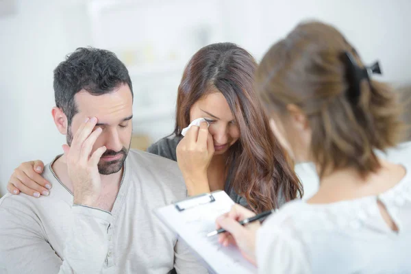 Psicoterapia de pareja triste y deprimida — Foto de Stock