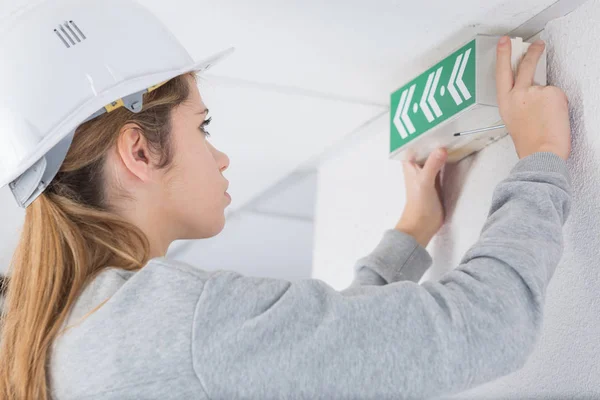 Brengen van het signaal en werk — Stockfoto